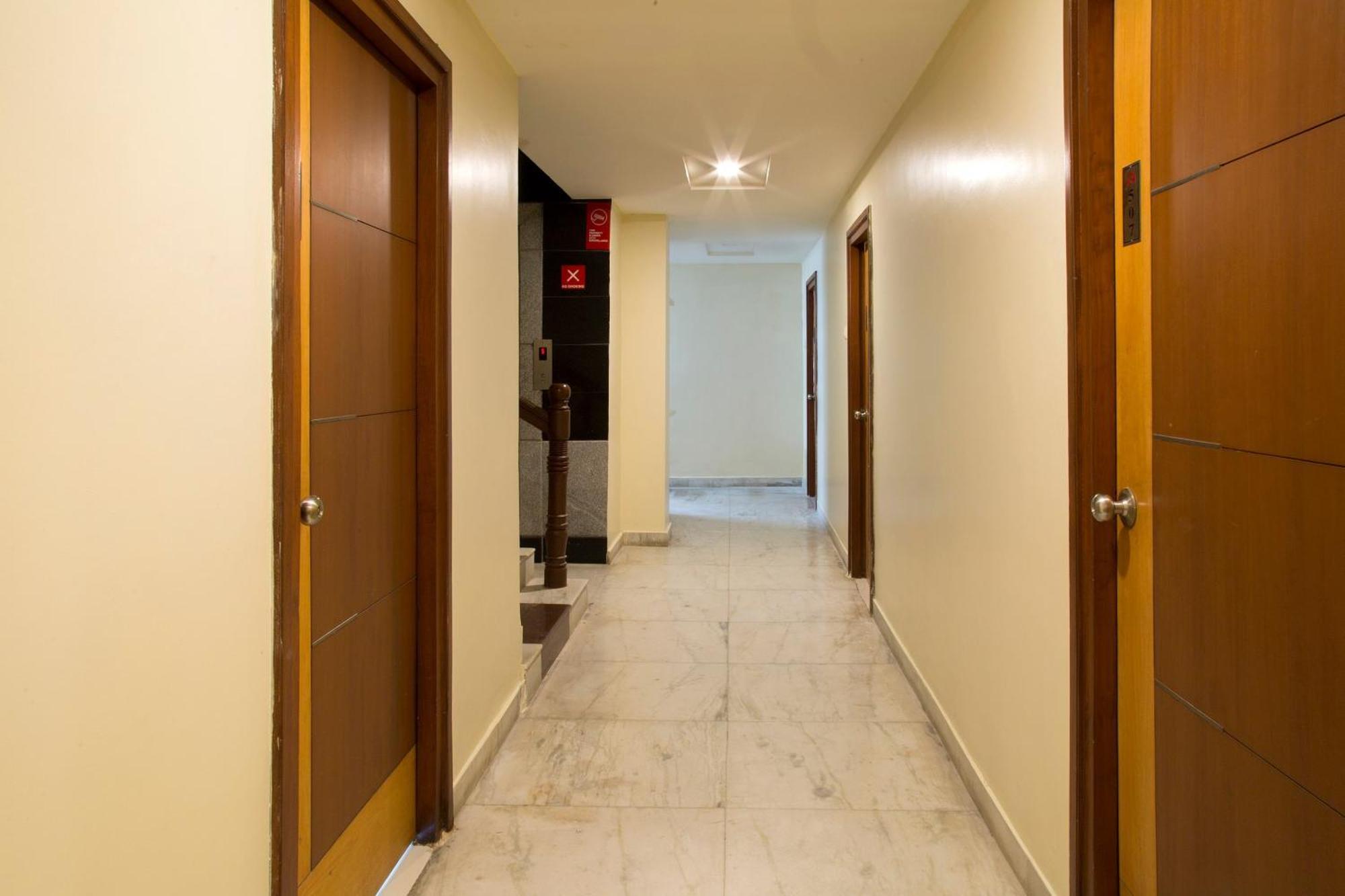 ホテル Collection O Poojith Residency ティルパティ エクステリア 写真